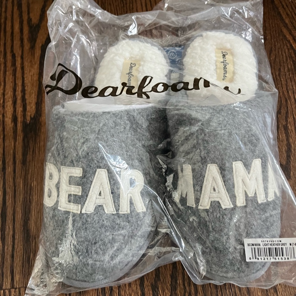 Dearfoams Gray and White Slippers